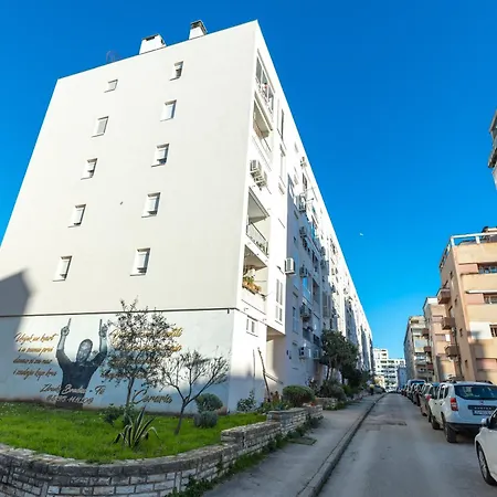 Deluxe Near The Bridge