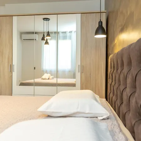 Apartman Deluxe Near The Bridge