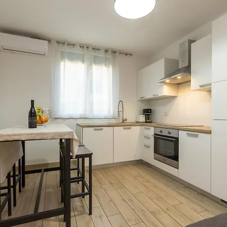 Deluxe Near The Bridge * ザダル