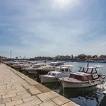 Deluxe Near The Bridge Apartmán Zadar