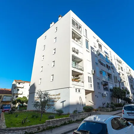 Apartment Deluxe Near The Bridge *