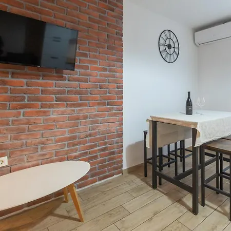 Apartment Deluxe Near The Bridge *