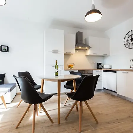 Deluxe Near The Bridge