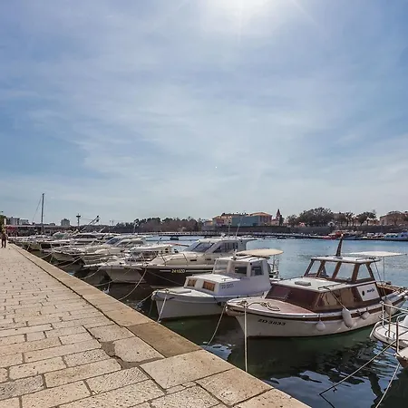Deluxe Near The Bridge Apartment Zadar